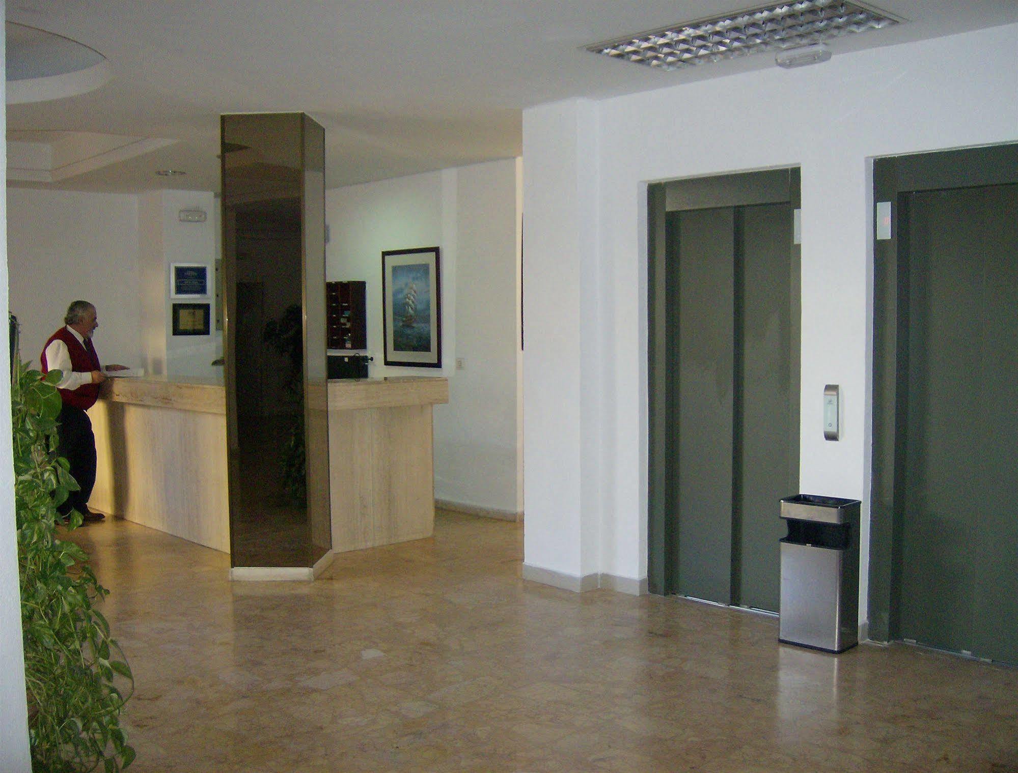 Apartamentos El Velero トレモリノス エクステリア 写真